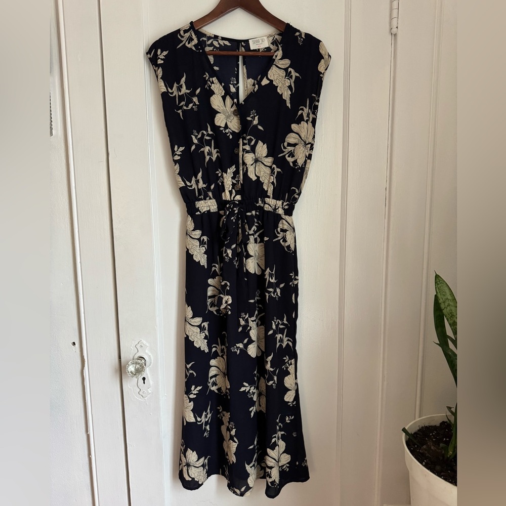 Sienna Sky Navy And Whir Floral Dress. Size XS